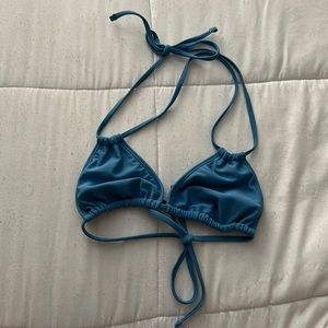 bathing suit/ bikini